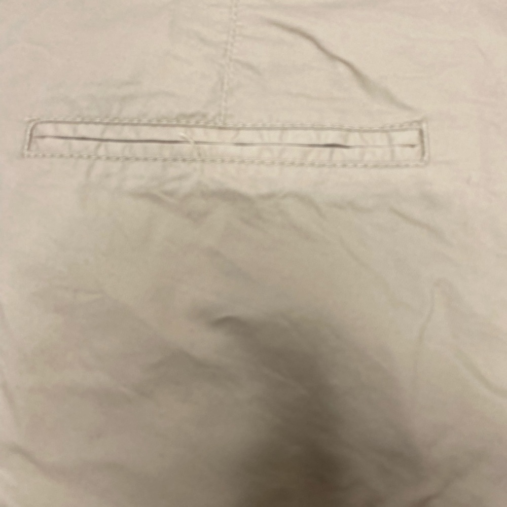 Old navy everyday short in tan - Picture 6 of 7